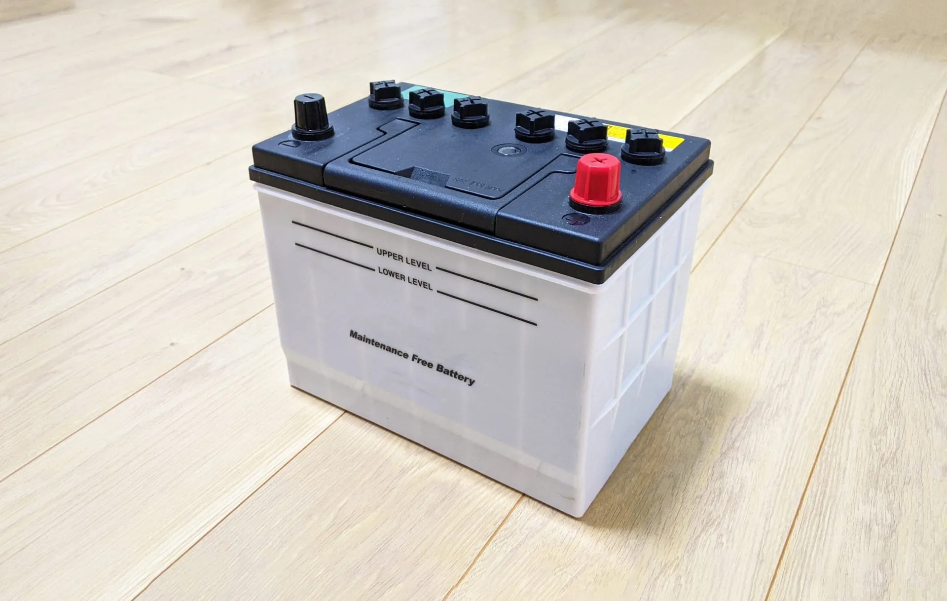 キャンピングカーのサブバッテリーの寿命とは？